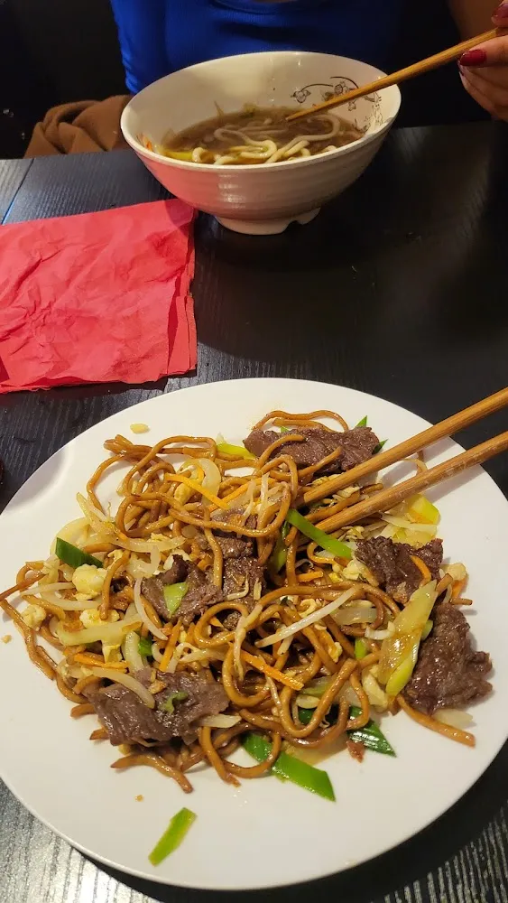 Nouilles Sautées Au Boeuf